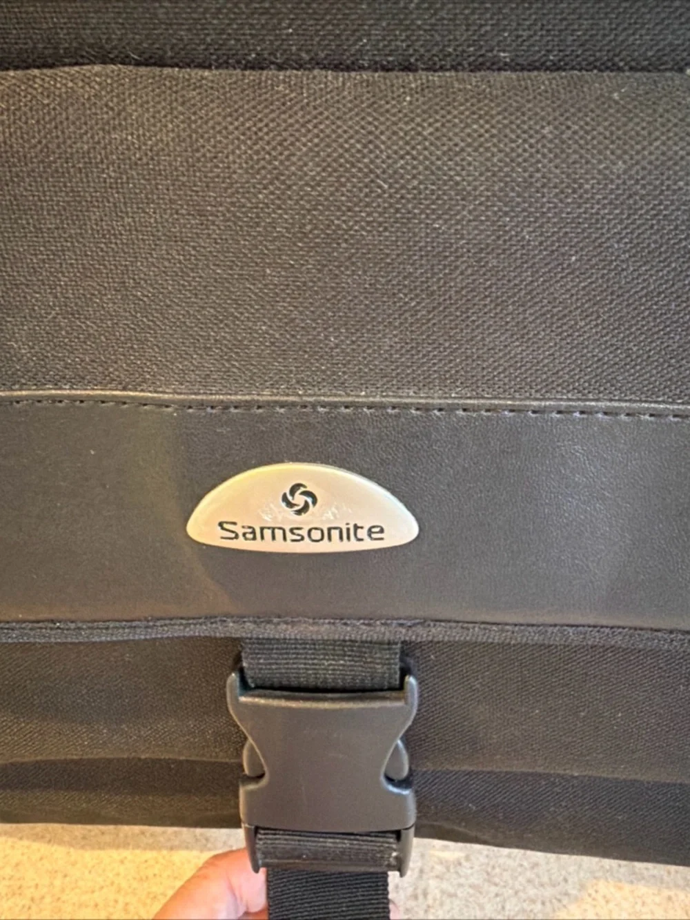 Samsonite Black briefcase Laptop Bag with adjustable shoulder straps canvas